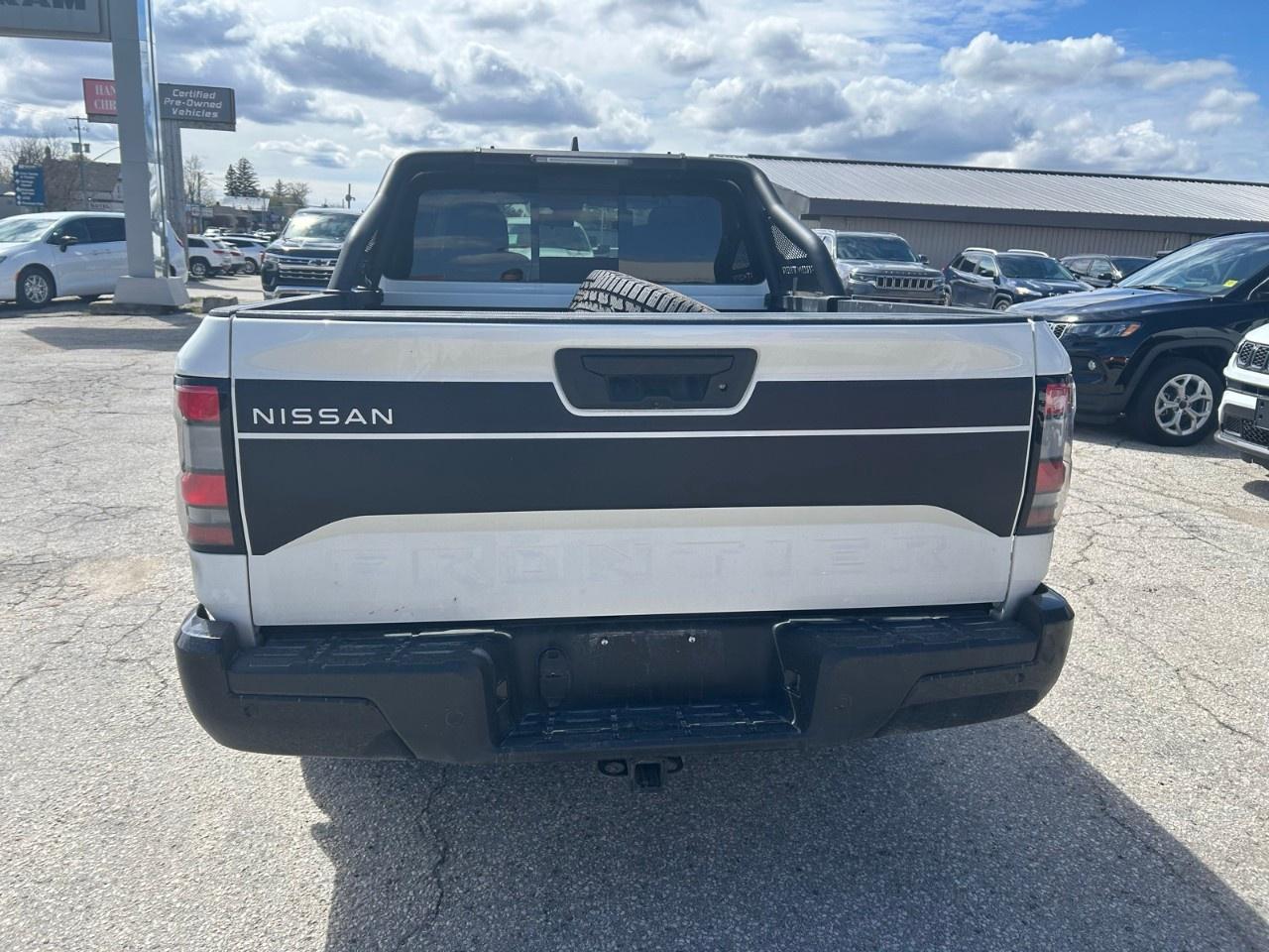 2024 Nissan Frontier Crew Cab 4x4 Long Bed SV Photo