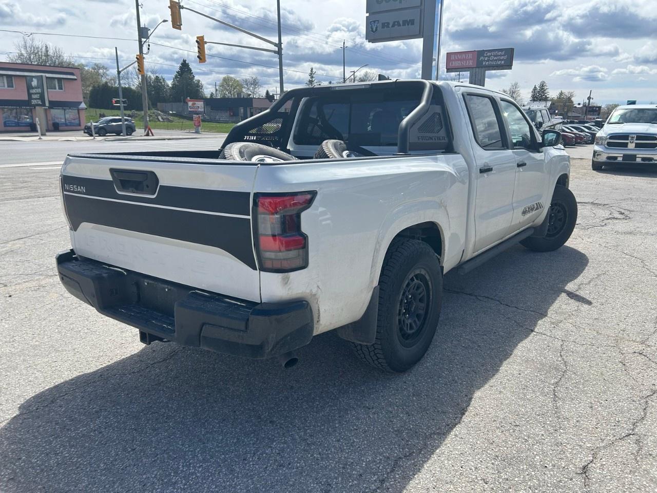 2024 Nissan Frontier Crew Cab 4x4 Long Bed SV Photo