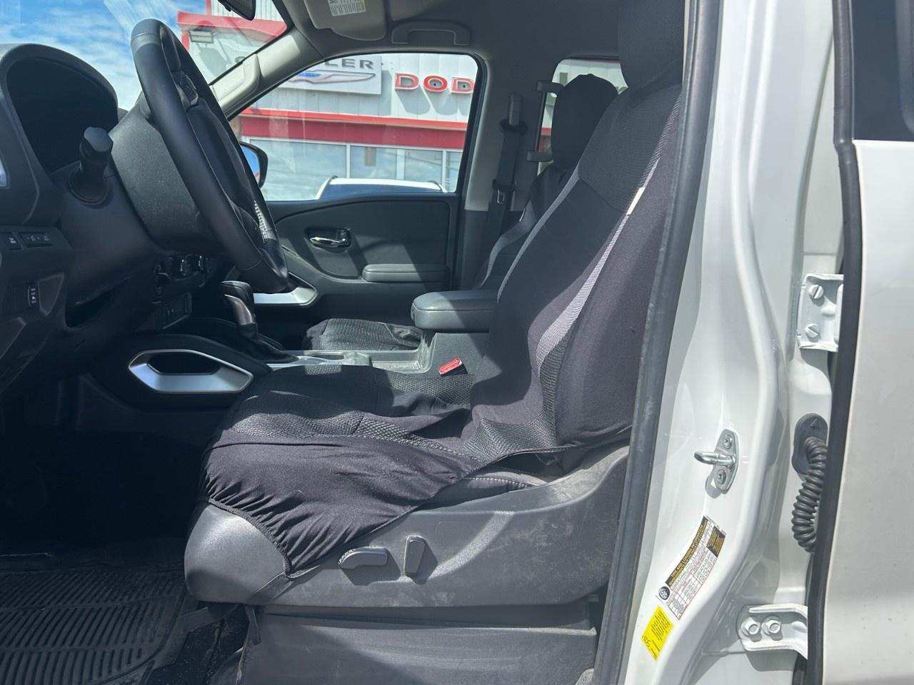 2024 Nissan Frontier Crew Cab 4x4 Long Bed SV Photo