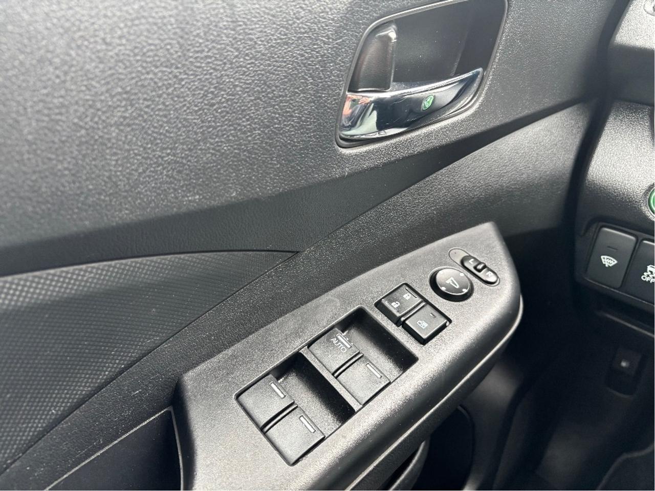 2016 Honda CR-V SE AWD BACKUP CAM HEATED SEATS NO ADMIN FEES Photo