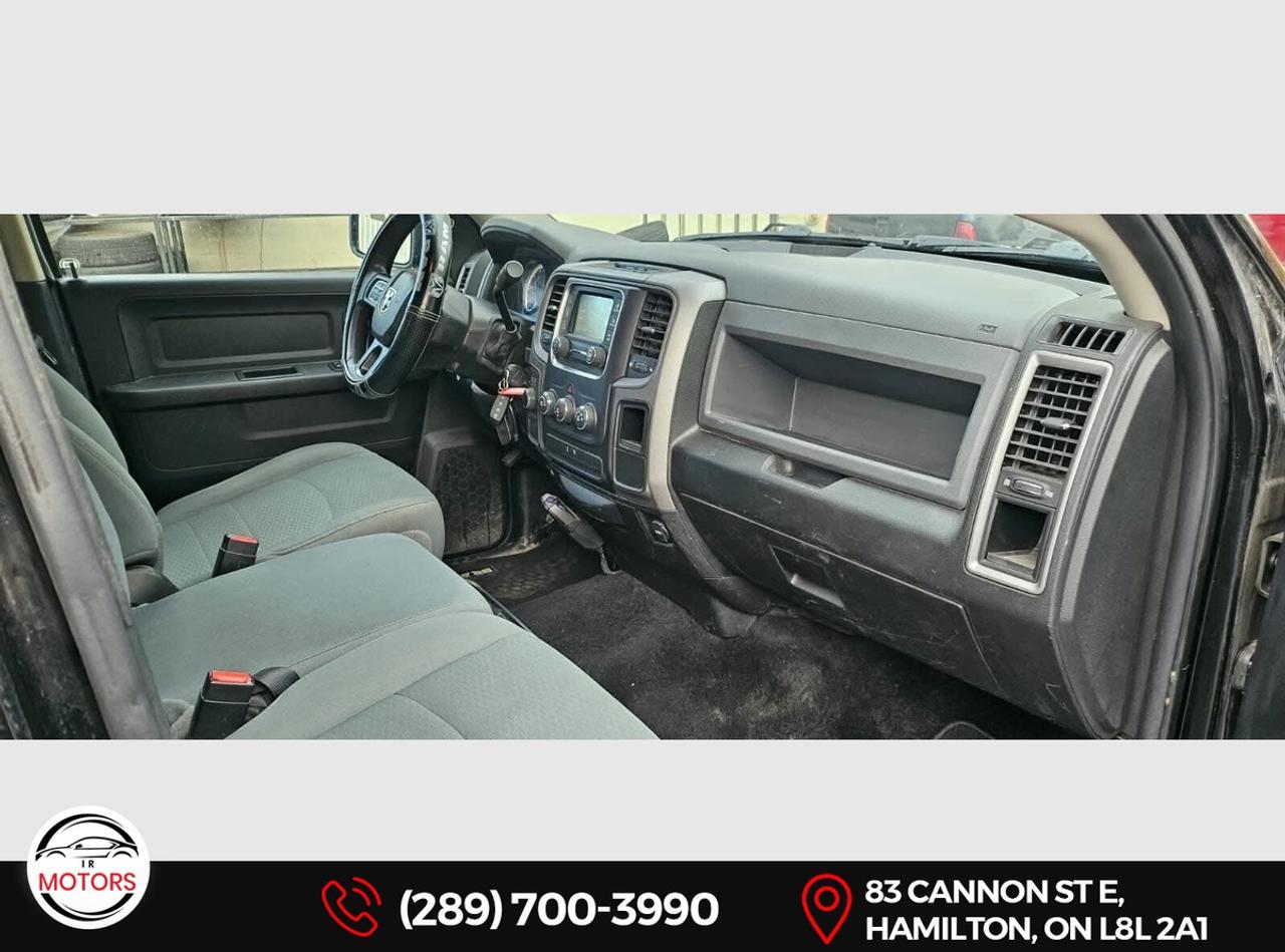 2017 RAM 1500 Express 4x4 Crew Cab - HEMI - No Accidents -  Photo