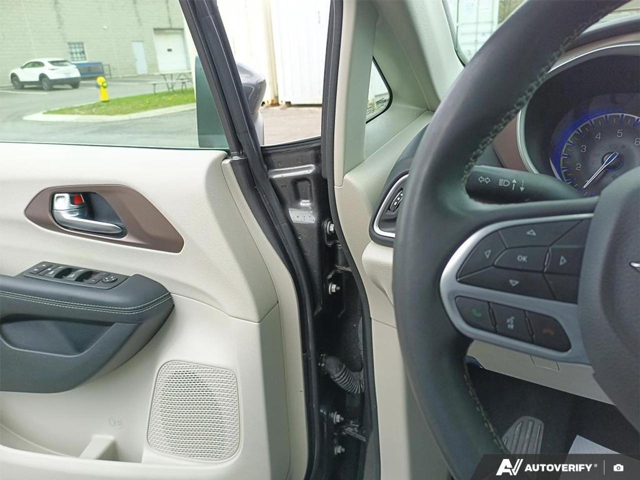 2023 Chrysler Grand Caravan SXT Front-Wheel Drive Passenger Van Photo