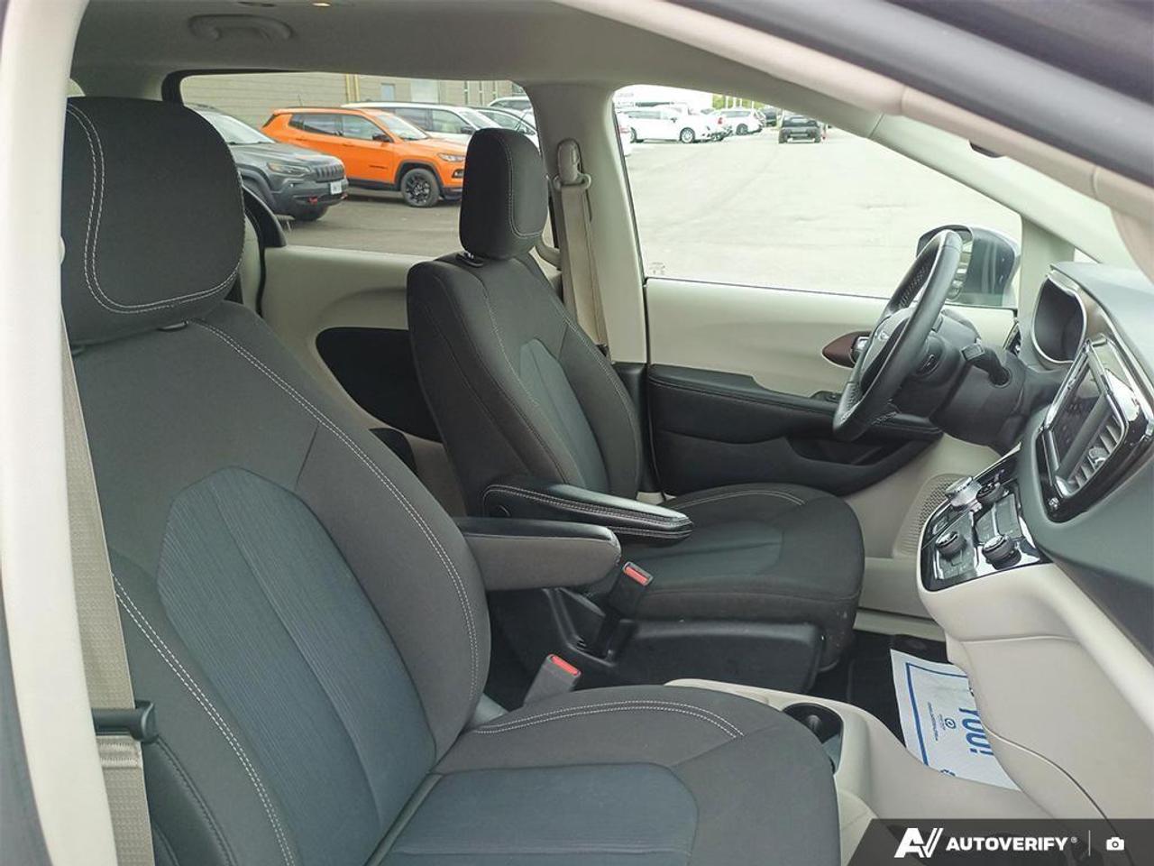 2023 Chrysler Grand Caravan SXT Front-Wheel Drive Passenger Van Photo