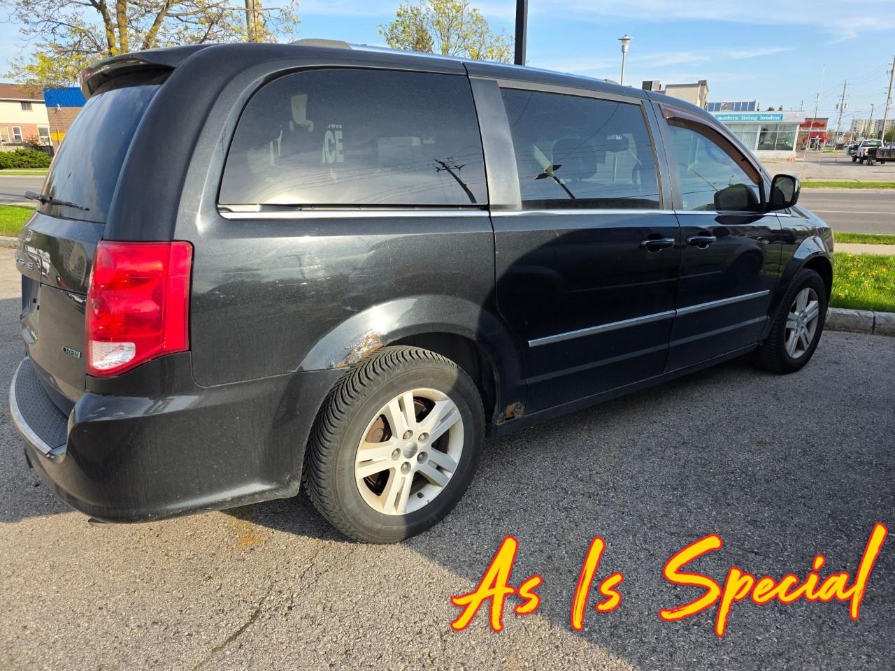 2013 Dodge Grand Caravan Crew Passenger Van Photo3