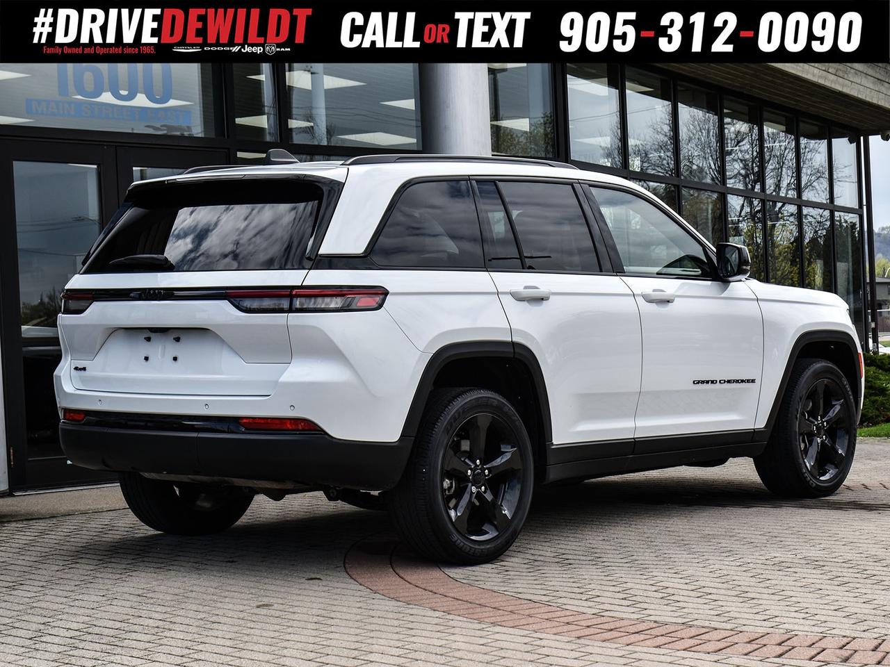 2023 Jeep Grand Cherokee ALTITUDE   POWER SUNROOF   ONE OWNER Photo