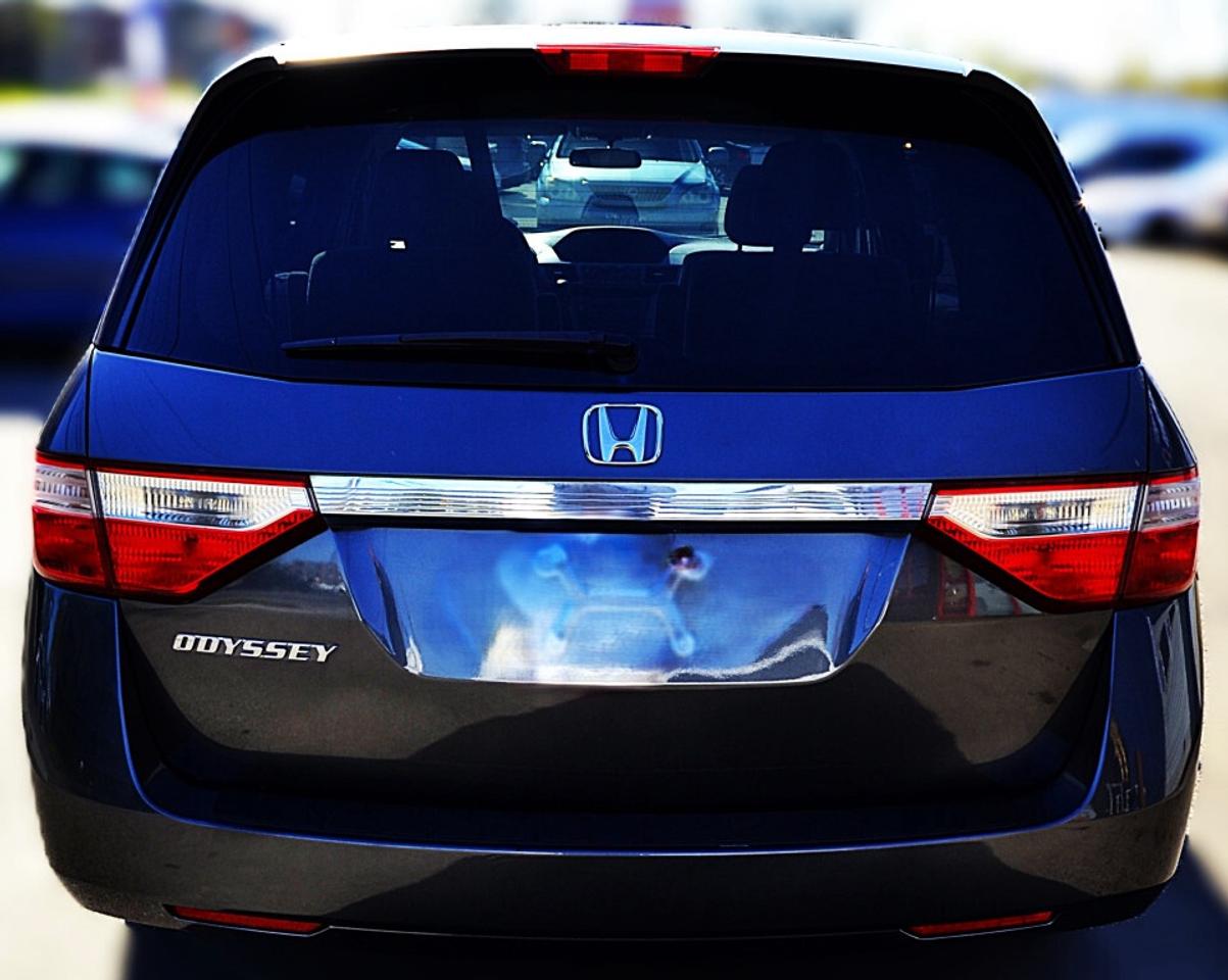 2012 Honda Odyssey EX Passenger Van Automatic Photo3