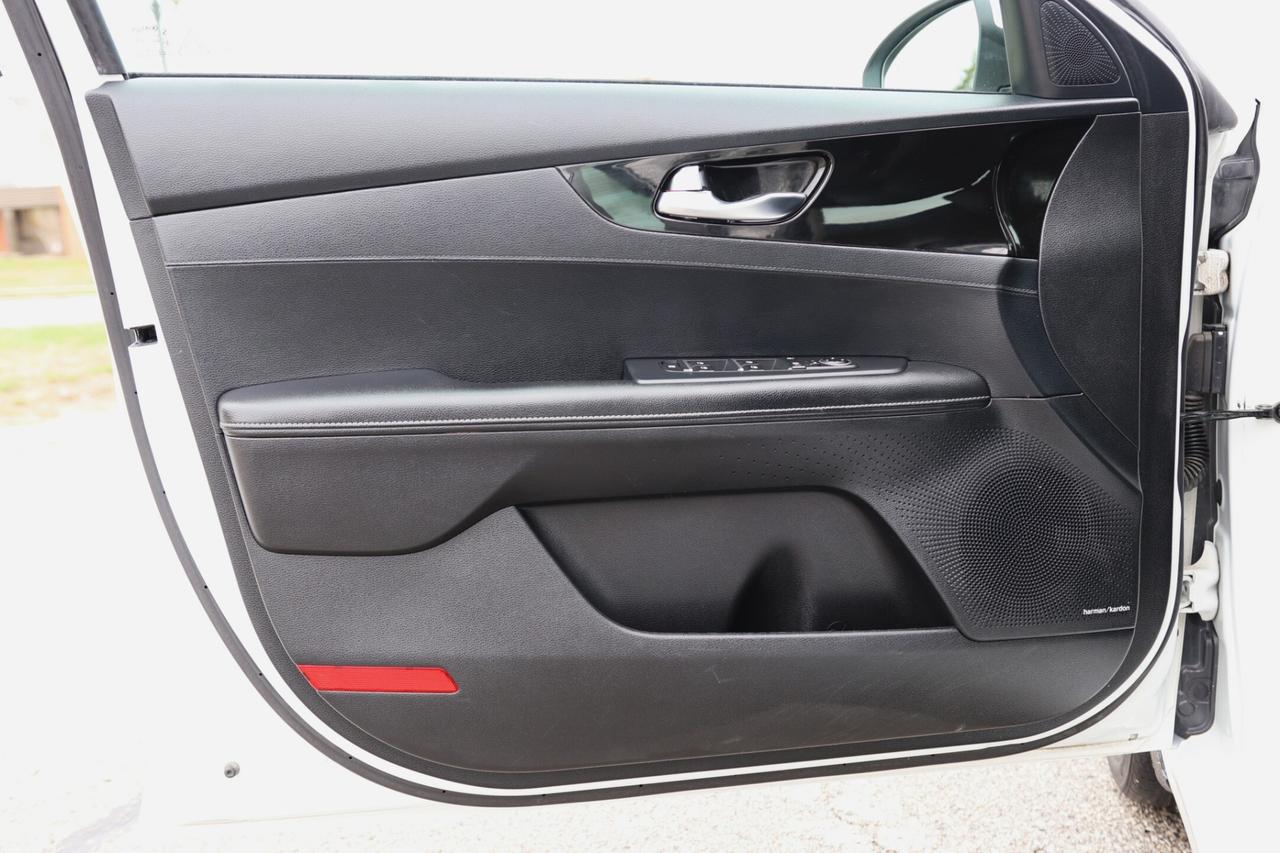 2020 Kia Forte EX/NAV/ADAPT CRUISE/BCAM/BLIS/LANE ASSIST/LEATHER/ Photo