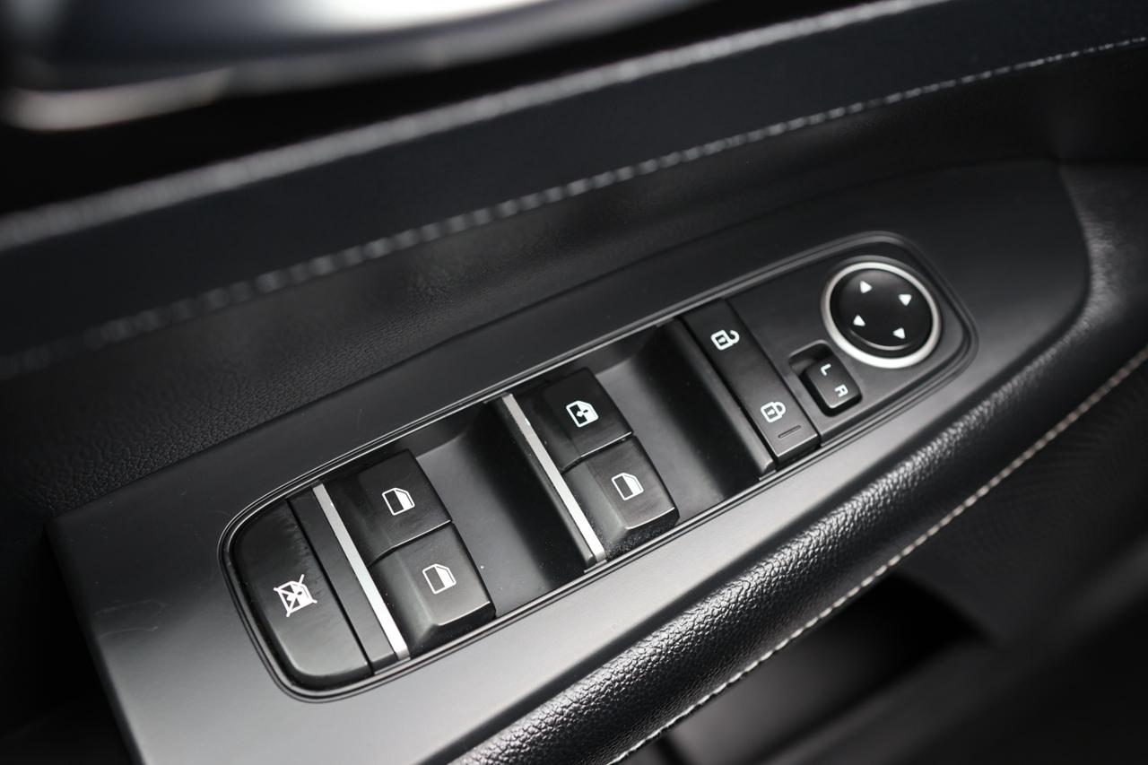 2020 Kia Forte EX/NAV/ADAPT CRUISE/BCAM/BLIS/LANE ASSIST/LEATHER/ Photo