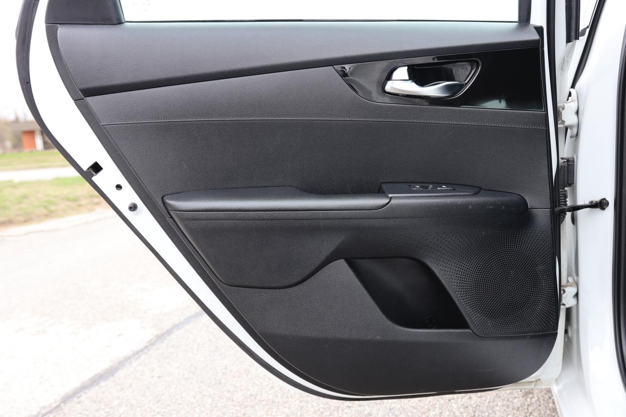 2020 Kia Forte EX/NAV/ADAPT CRUISE/BCAM/BLIS/LANE ASSIST/LEATHER/ Photo