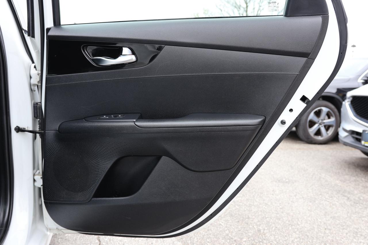2020 Kia Forte EX/NAV/ADAPT CRUISE/BCAM/BLIS/LANE ASSIST/LEATHER/ Photo