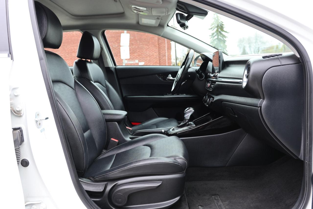2020 Kia Forte EX/NAV/ADAPT CRUISE/BCAM/BLIS/LANE ASSIST/LEATHER/ Photo