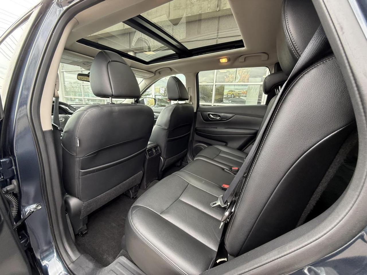 2016 Nissan Rogue AWD 4dr SL Photo