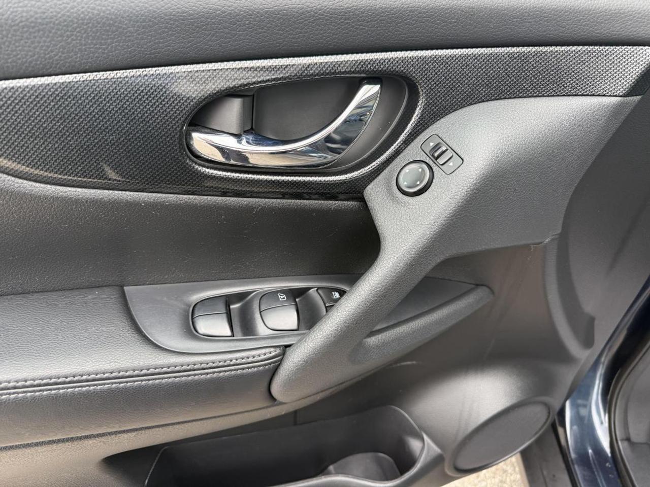 2016 Nissan Rogue AWD 4dr SL Photo