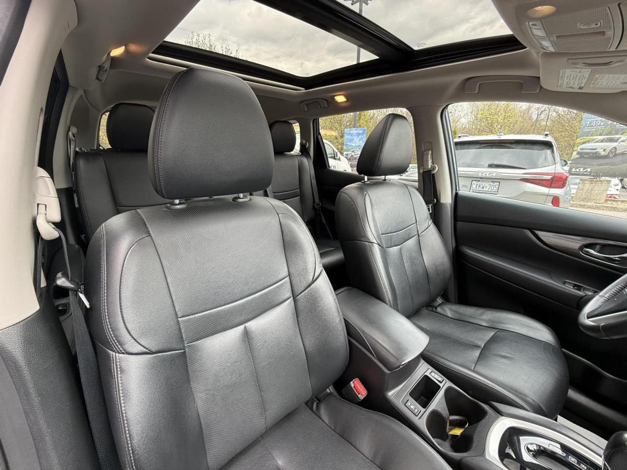 2016 Nissan Rogue AWD 4dr SL Photo