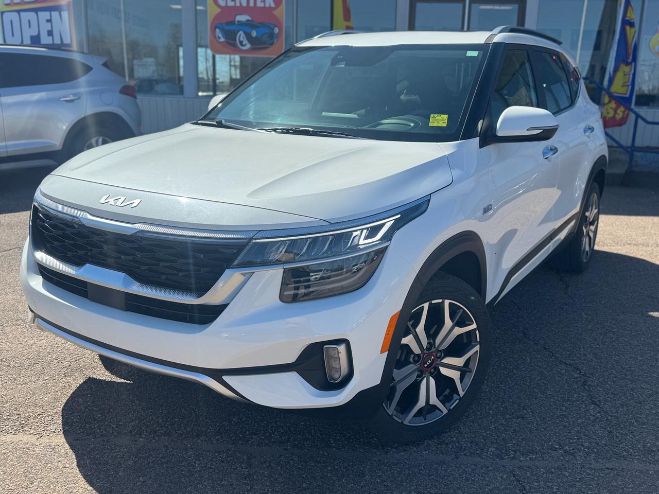 2022 Kia Seltos SX Turbo w/Black Interor 4dr All-Wheel Drive Photo0