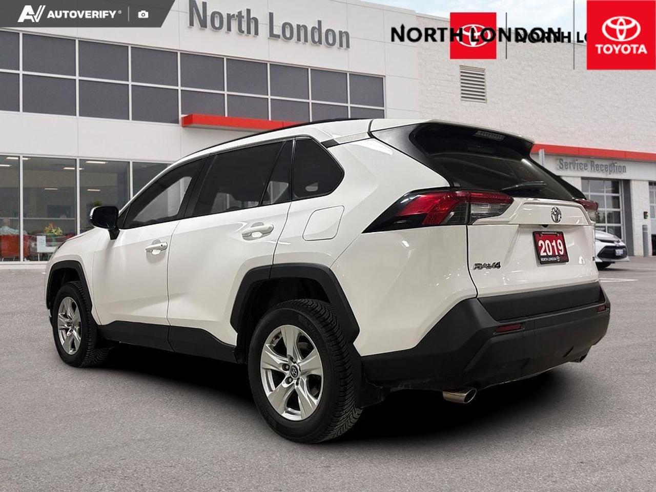 2019 Toyota RAV4 XLE 4dr Front-wheel Drive Photo3