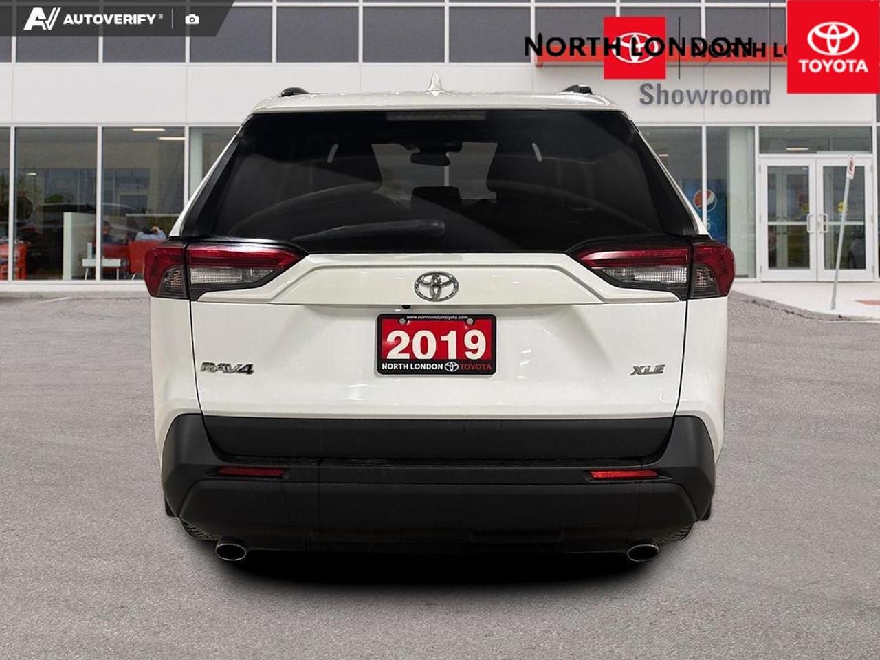 2019 Toyota RAV4 XLE 4dr Front-wheel Drive Photo4