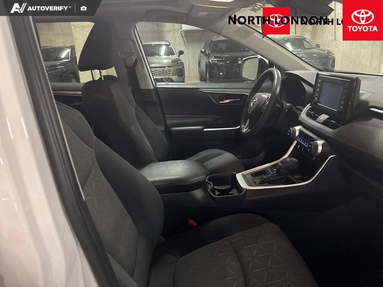2019 Toyota RAV4 XLE 4dr Front-wheel Drive Photo