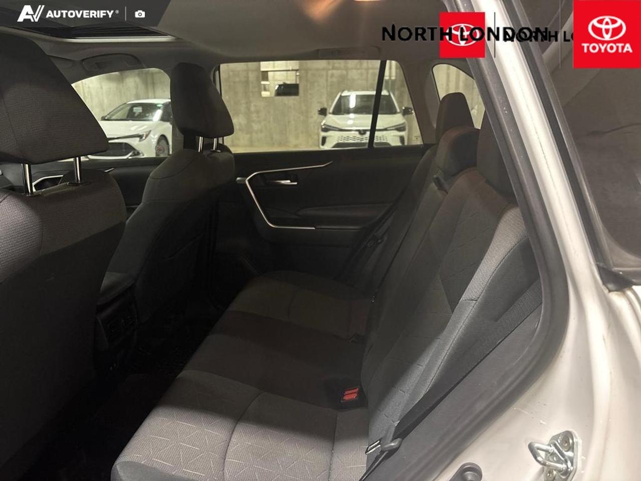 2019 Toyota RAV4 XLE 4dr Front-wheel Drive Photo