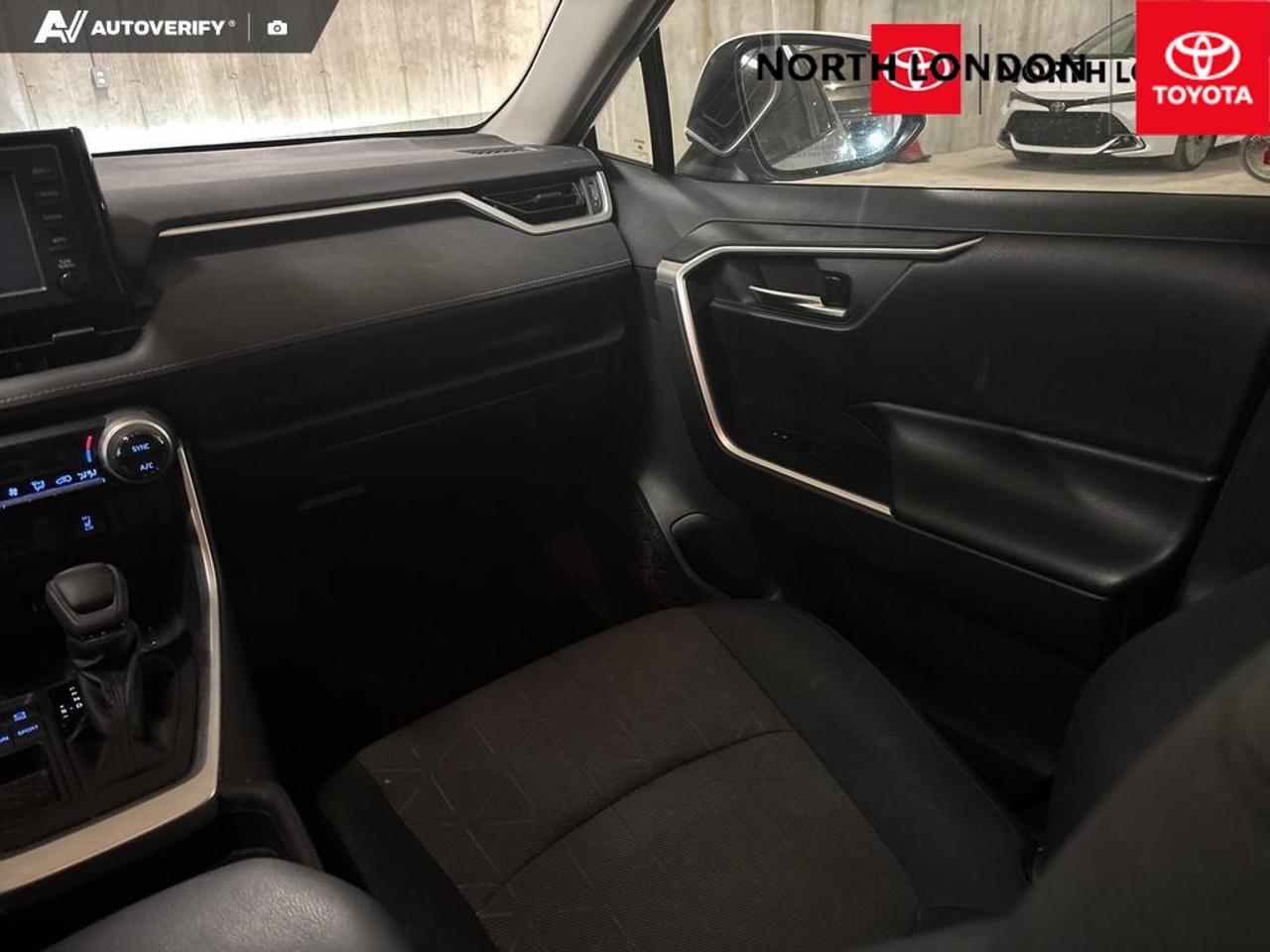 2019 Toyota RAV4 XLE 4dr Front-wheel Drive Photo