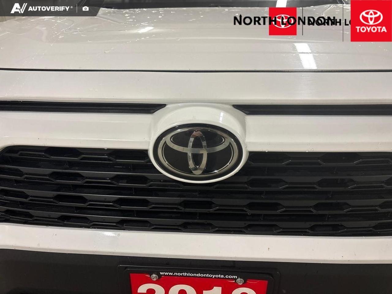 2019 Toyota RAV4 XLE 4dr Front-wheel Drive Photo