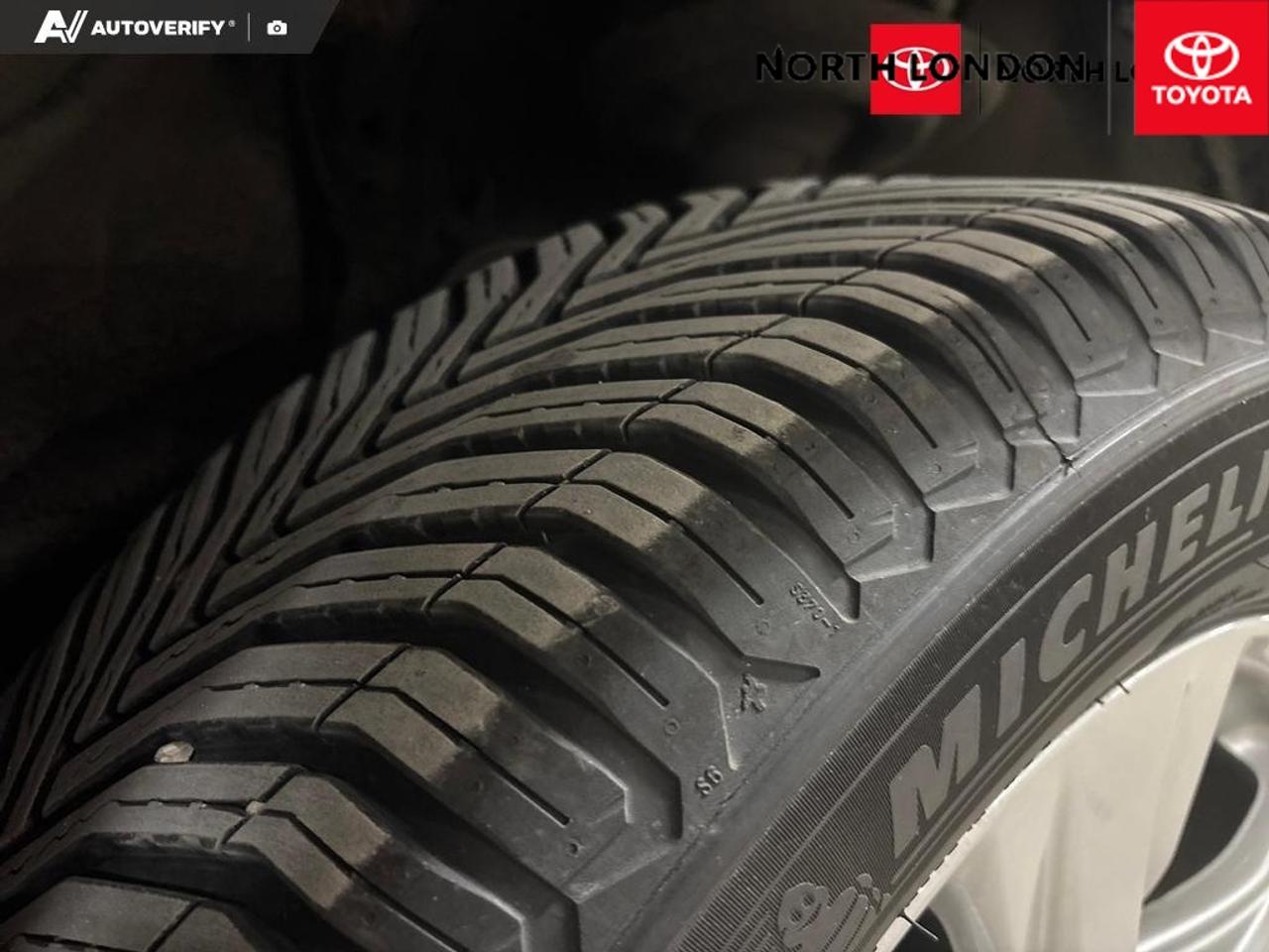 2019 Toyota RAV4 XLE 4dr Front-wheel Drive Photo