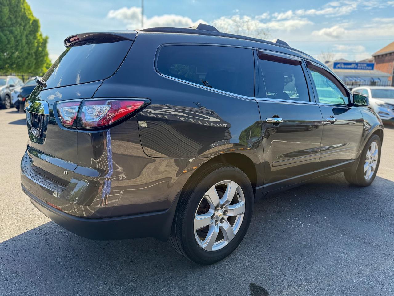2017 Chevrolet Traverse 1LT/AWD/7 PASS/REMOTE/CAMERA/ROOF/CAPTAIN CHAIRS Photo4