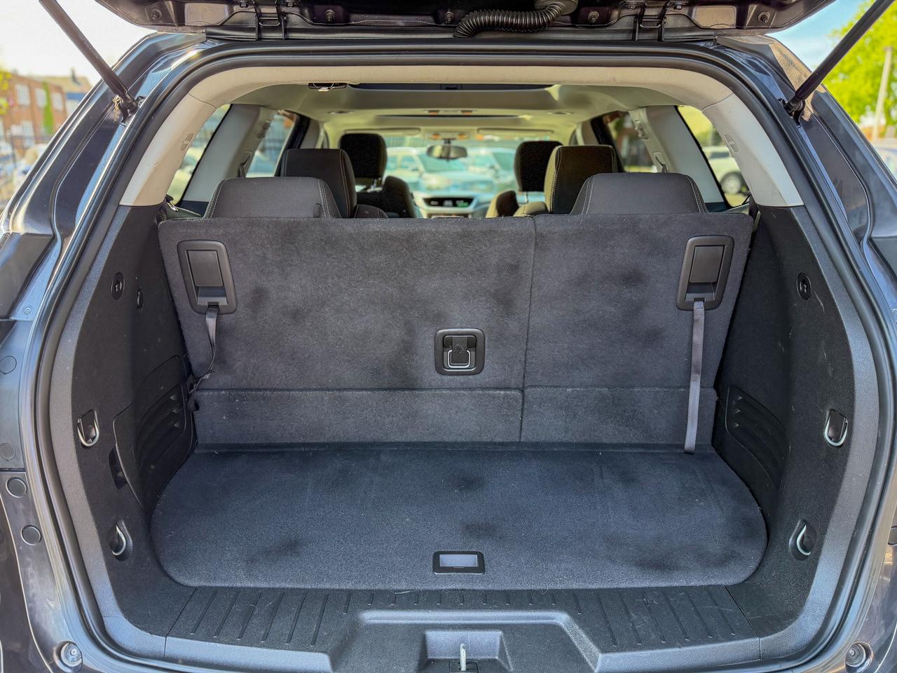 2017 Chevrolet Traverse 1LT/AWD/7 PASS/REMOTE/CAMERA/ROOF/CAPTAIN CHAIRS Photo