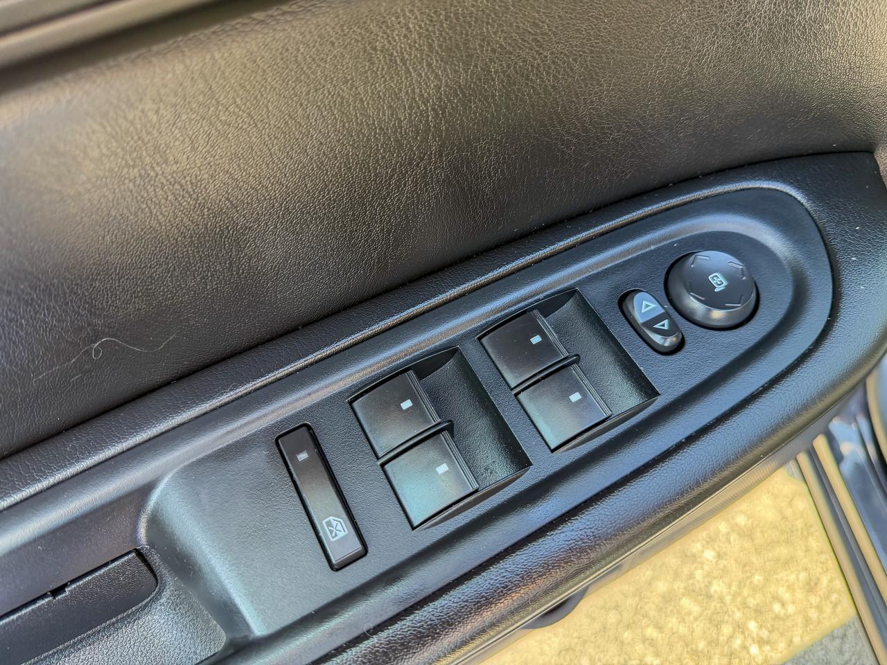 2017 Chevrolet Traverse 1LT/AWD/7 PASS/REMOTE/CAMERA/ROOF/CAPTAIN CHAIRS Photo
