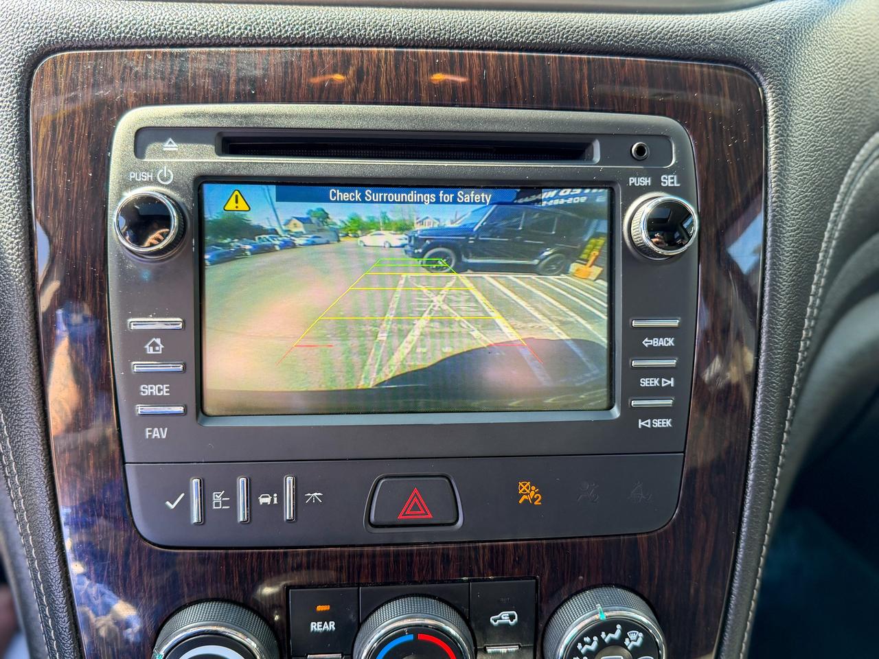 2017 Chevrolet Traverse 1LT/AWD/7 PASS/REMOTE/CAMERA/ROOF/CAPTAIN CHAIRS Photo
