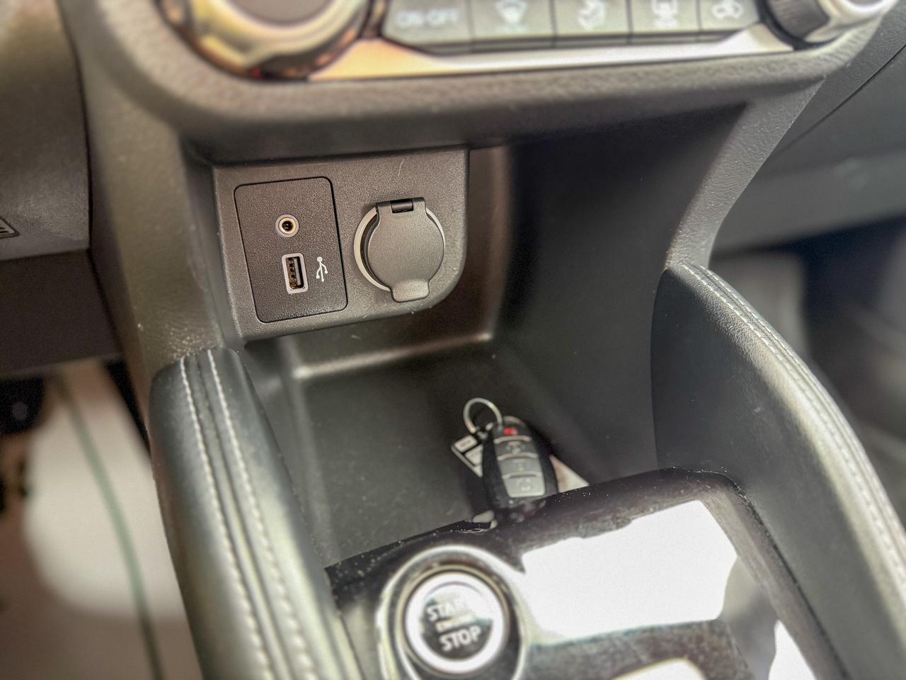 2020 Nissan Kicks SR/1 OWNER/BSM/360 CAMERA/REMOTE/LOW KM/LEATHER Photo