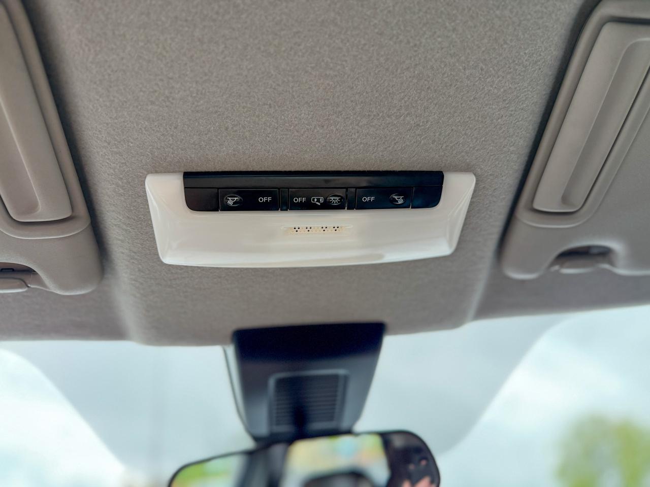 2020 Nissan Kicks SR/1 OWNER/BSM/360 CAMERA/REMOTE/LOW KM/LEATHER Photo