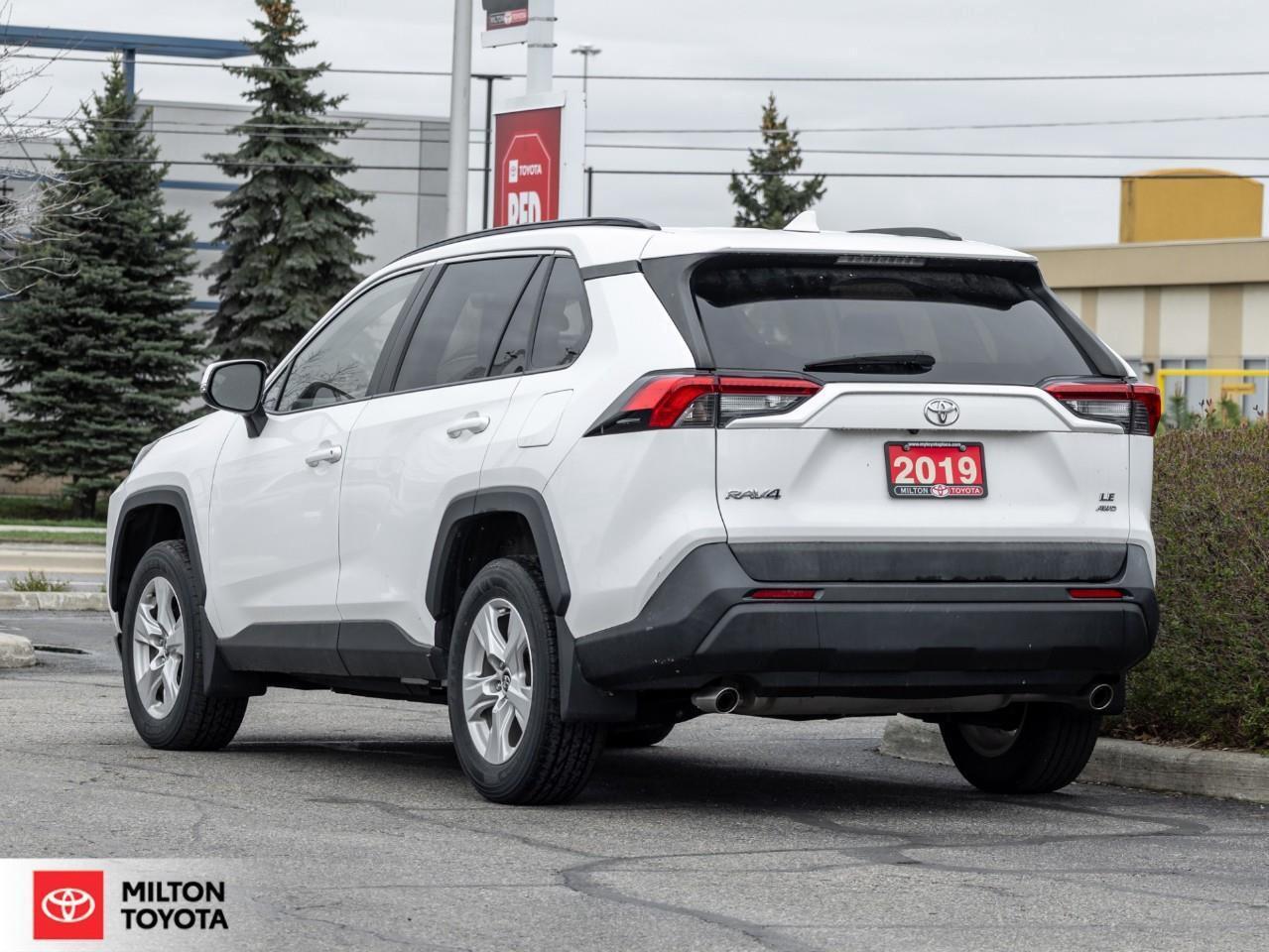 2019 Toyota RAV4 HEATED SEATS BLIND SPOT APPLE CARPLAY NEW TIRES LE Photo
