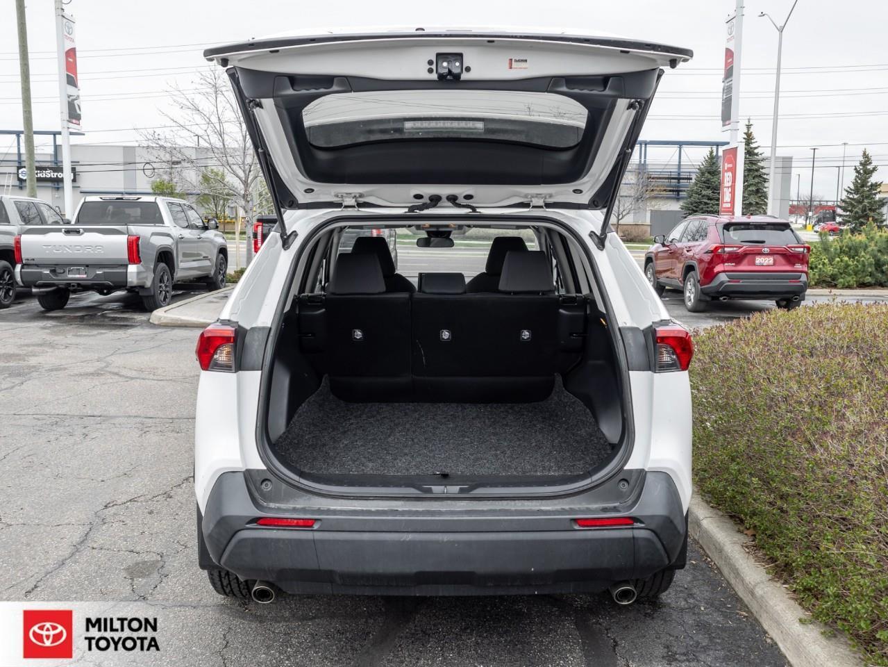 2019 Toyota RAV4 HEATED SEATS BLIND SPOT APPLE CARPLAY NEW TIRES LE Photo