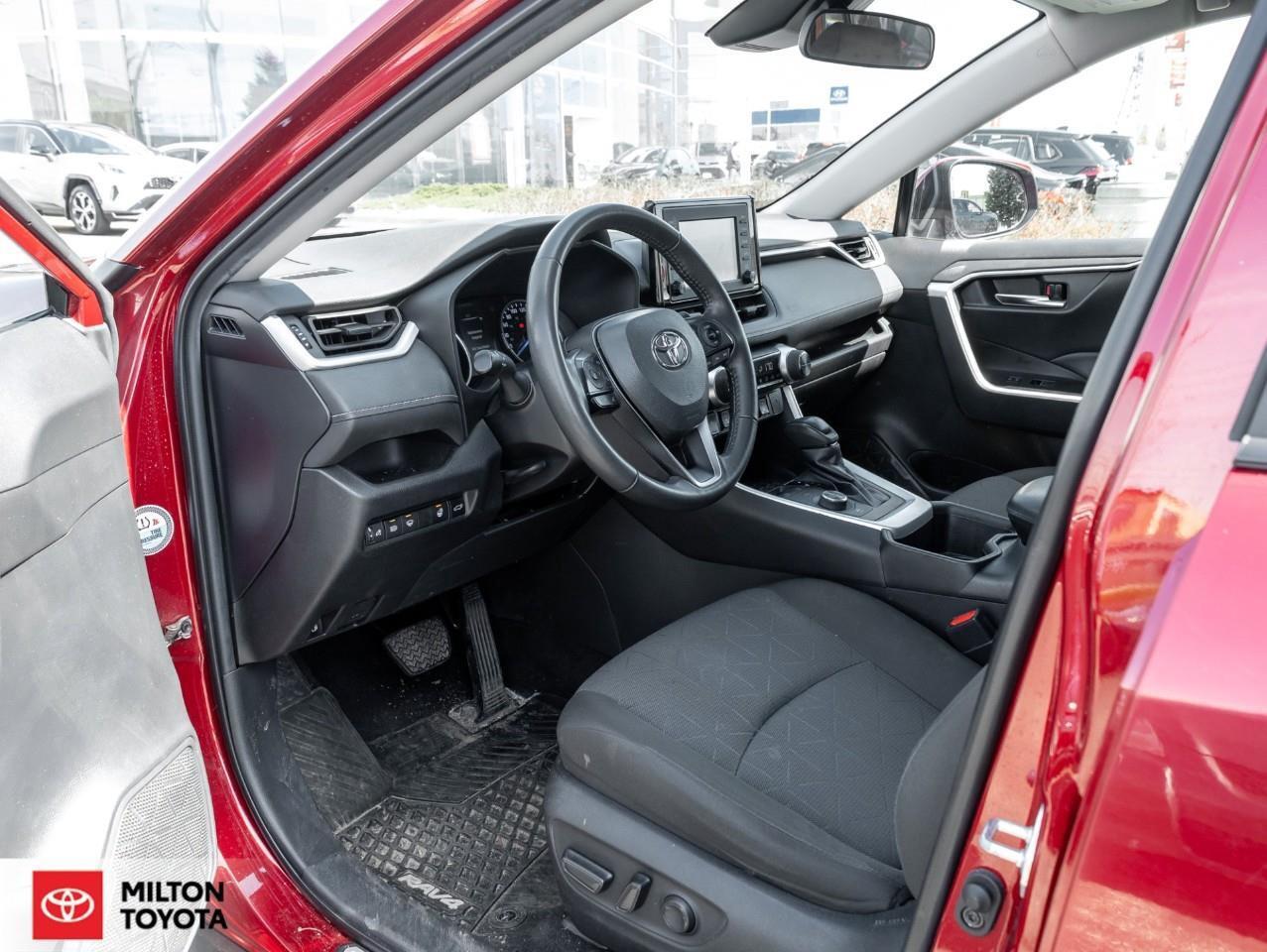 2022 Toyota RAV4 Hybrid SUNROOF BLIND SPOT POWER SEAT PUSH START NEW TIRES Photo