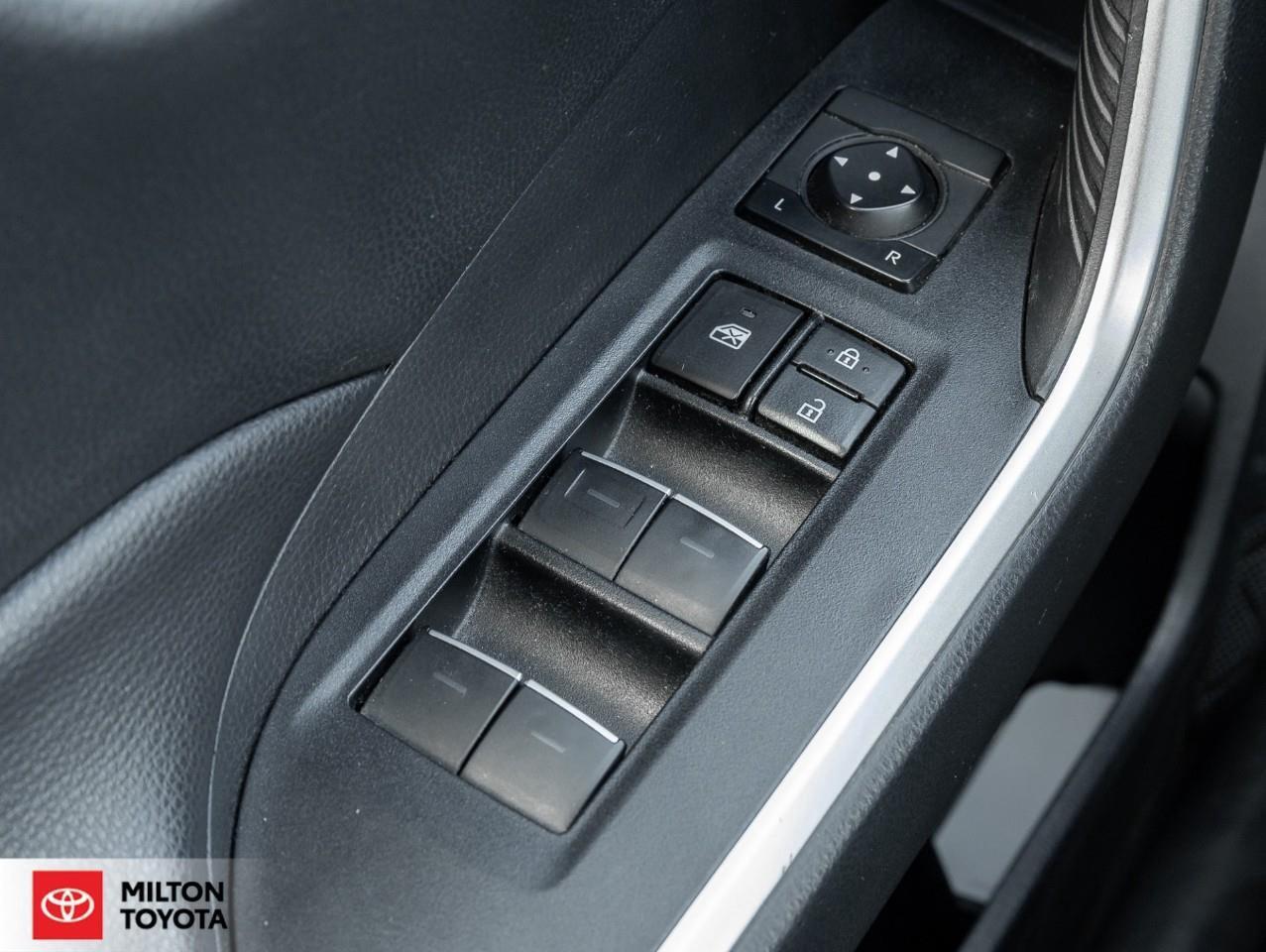 2022 Toyota RAV4 Hybrid SUNROOF BLIND SPOT POWER SEAT PUSH START NEW TIRES Photo