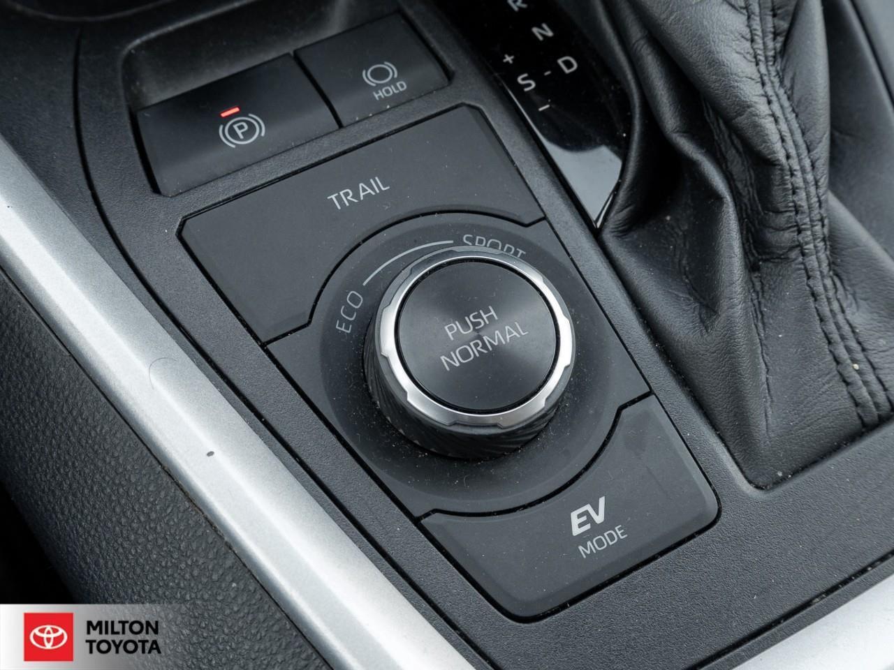 2022 Toyota RAV4 Hybrid SUNROOF BLIND SPOT POWER SEAT PUSH START NEW TIRES Photo