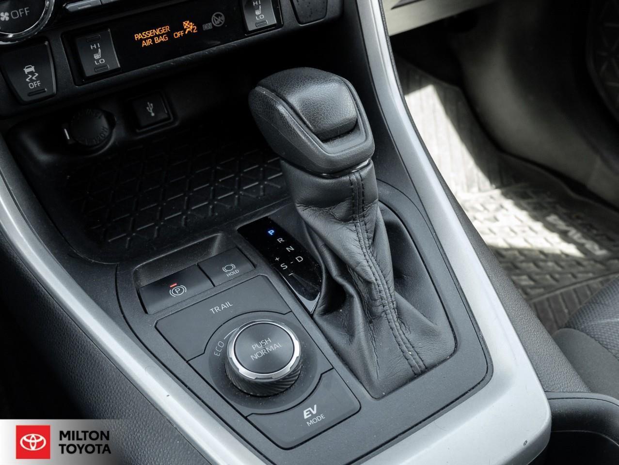 2022 Toyota RAV4 Hybrid SUNROOF BLIND SPOT POWER SEAT PUSH START NEW TIRES Photo