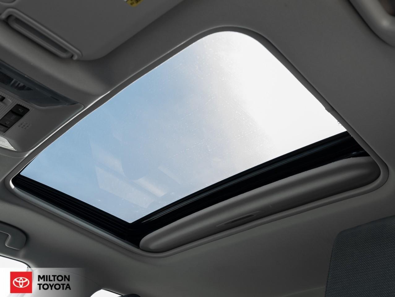 2022 Toyota RAV4 Hybrid SUNROOF BLIND SPOT POWER SEAT PUSH START NEW TIRES Photo