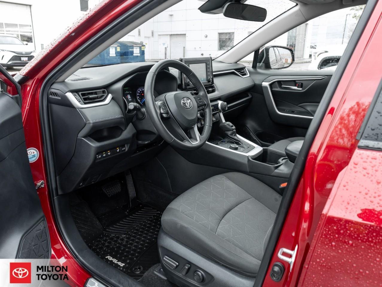 2022 Toyota RAV4 Hybrid SUNROOF BLIND SPOT POWER SEAT PUSH START NEW TIRES Photo