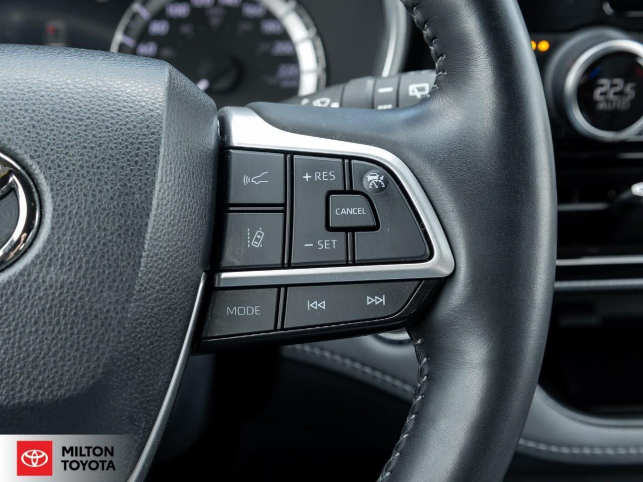 2023 Toyota Highlander LEATHER HEATED STEERING TOYOTA MULITMEDIA CONNECTE Photo