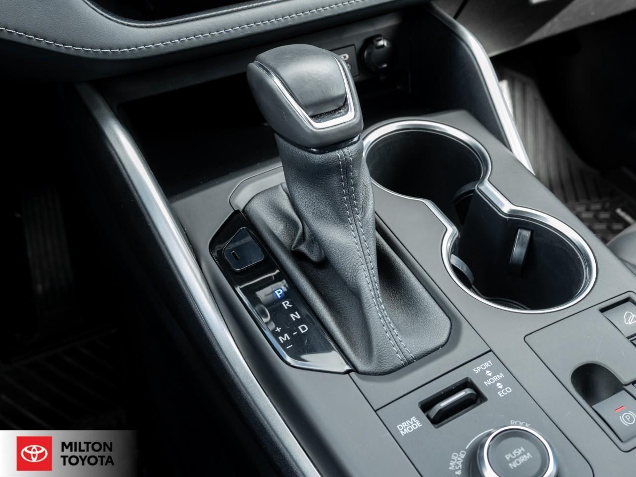 2023 Toyota Highlander LEATHER HEATED STEERING TOYOTA MULITMEDIA CONNECTE Photo