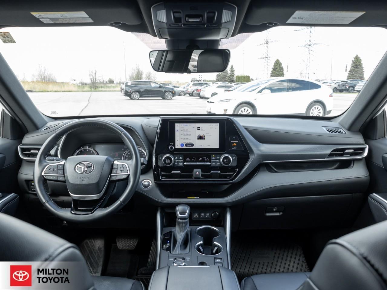 2023 Toyota Highlander LEATHER HEATED STEERING TOYOTA MULITMEDIA CONNECTE Photo