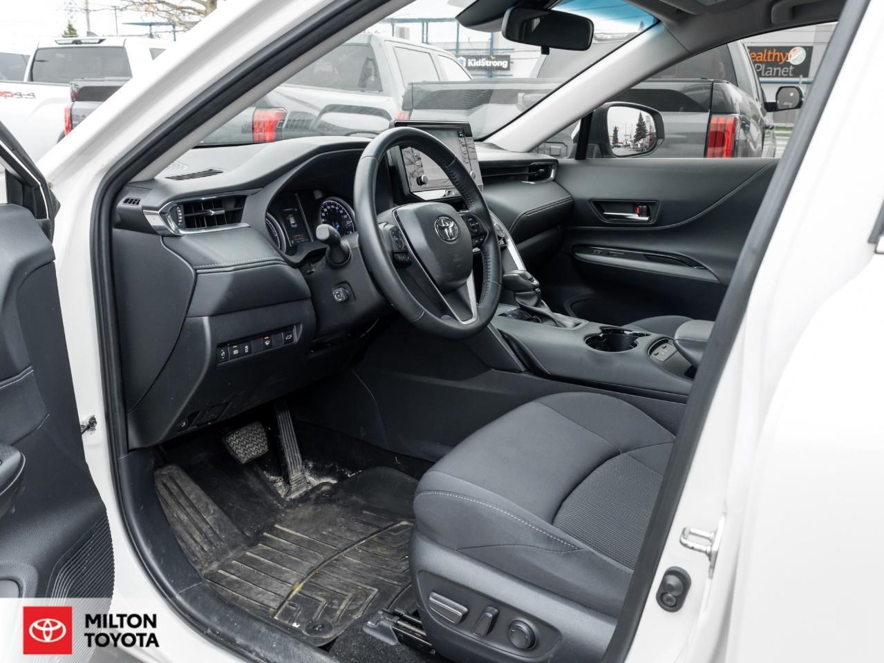 2022 Toyota Venza HEATED SEATS 8 TOUCHSCREEN POWER SEAT POWER TAILGA Photo