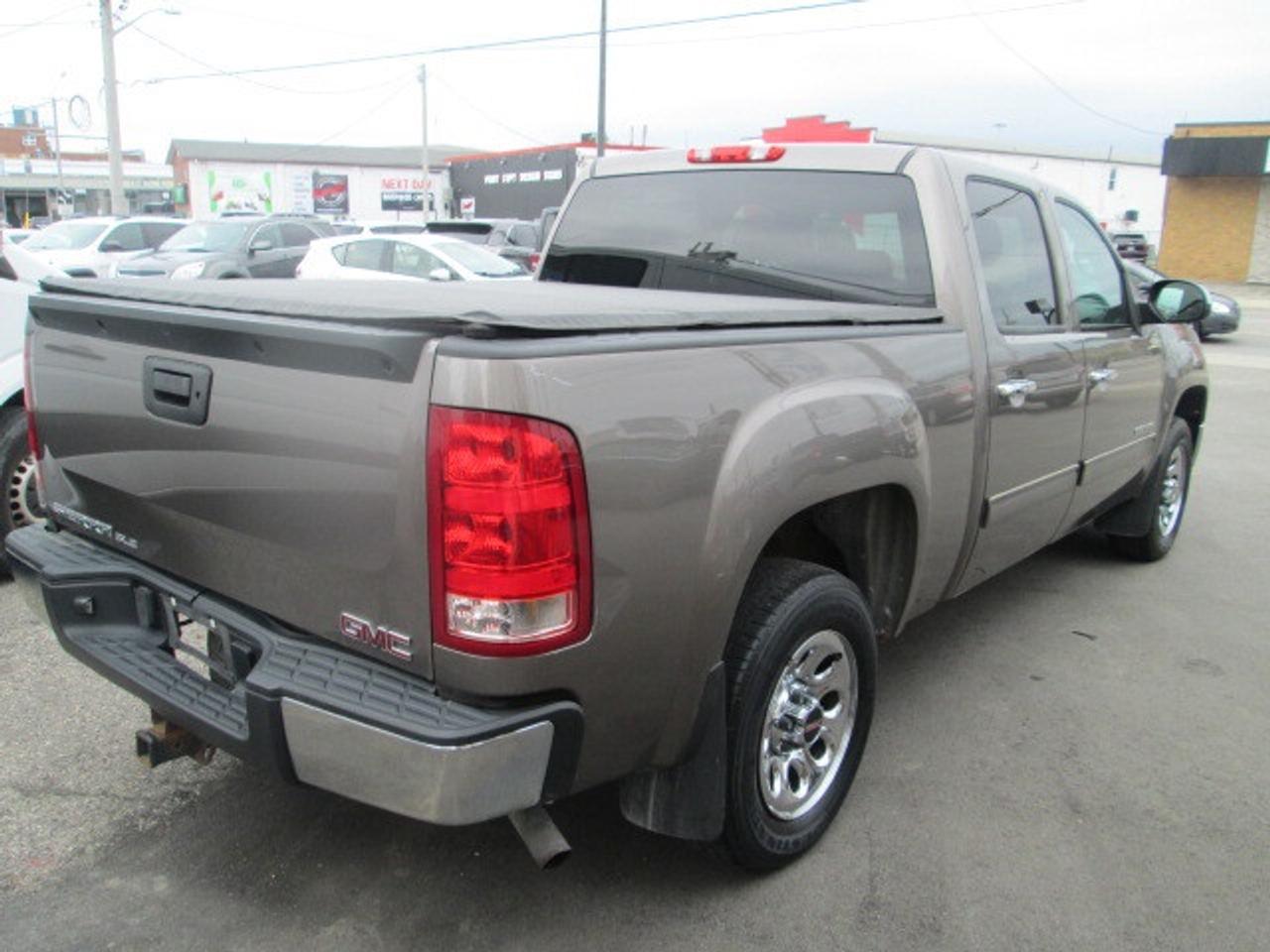 2012 GMC Sierra 1500 2WD Crew Cab 143.5  SLE, Low Km, Liner, Cover Photo2