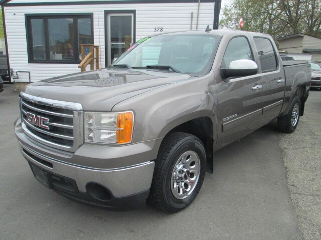 2012 GMC Sierra 1500 2WD Crew Cab 143.5  SLE, Low Km, Liner, Cover Photo