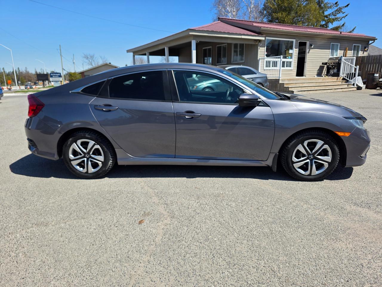 2019 Honda Civic LX (M6) 4dr Sedan Photo4