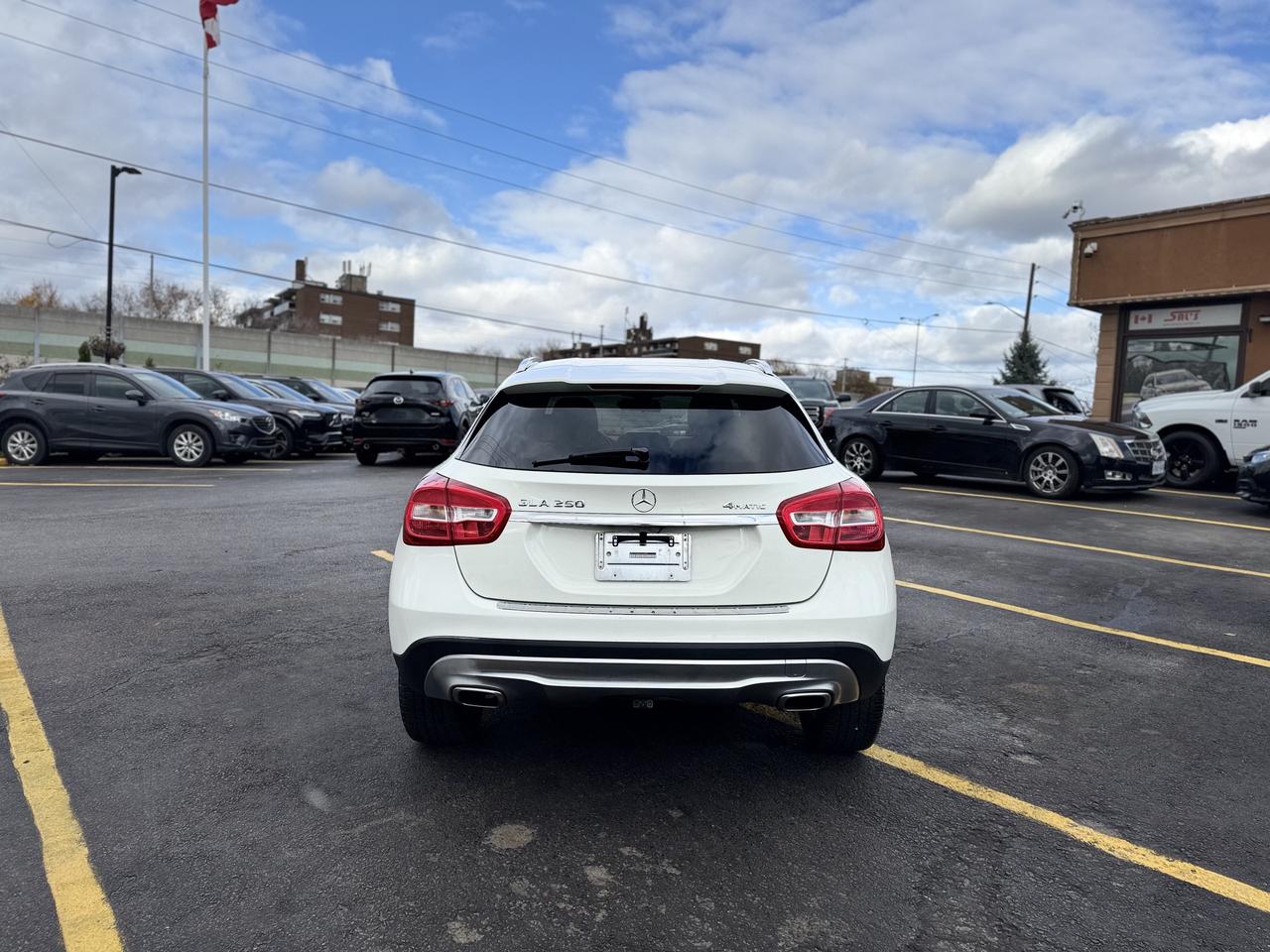 2016 Mercedes-Benz GLA 4MATIC 4dr GLA 250 Photo