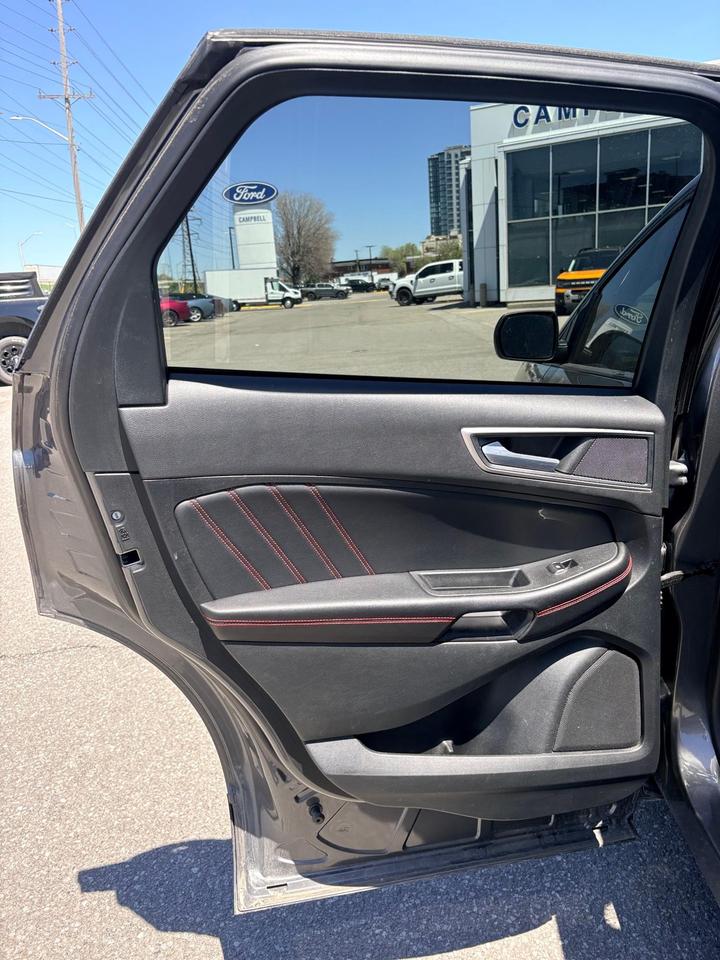 2023 Ford Edge  Photo