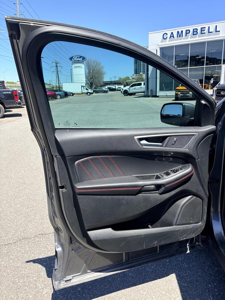 2023 Ford Edge  Photo